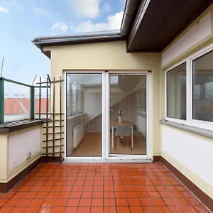 Stylisch In Vienna's 18th District Apartamento