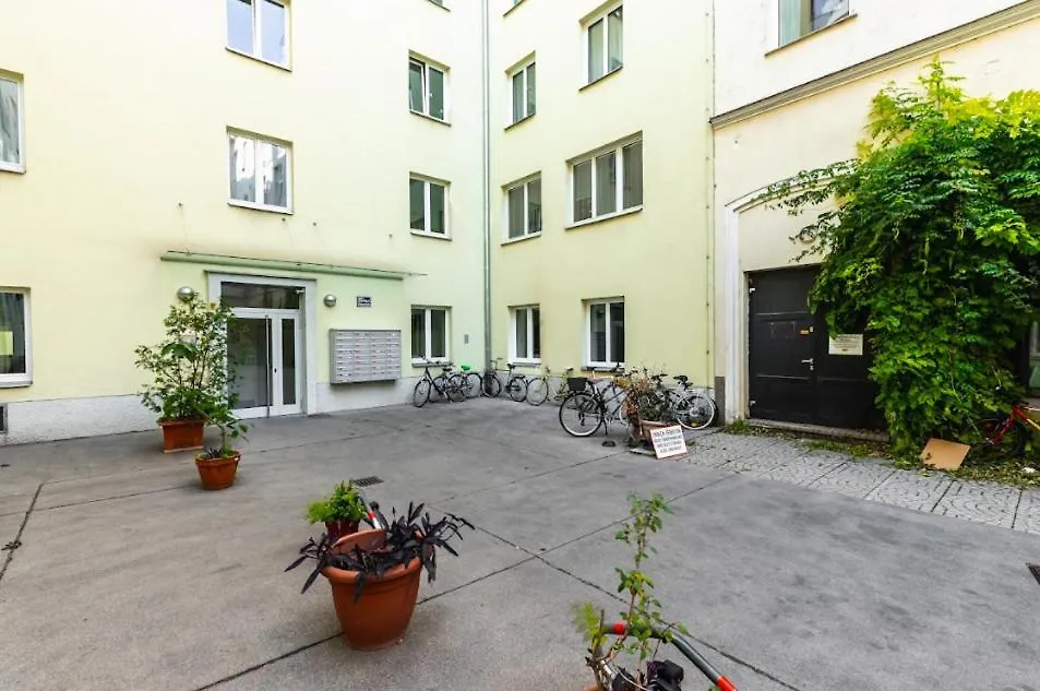 Authentic Apartment Next To Schwedenplatz Vídeň